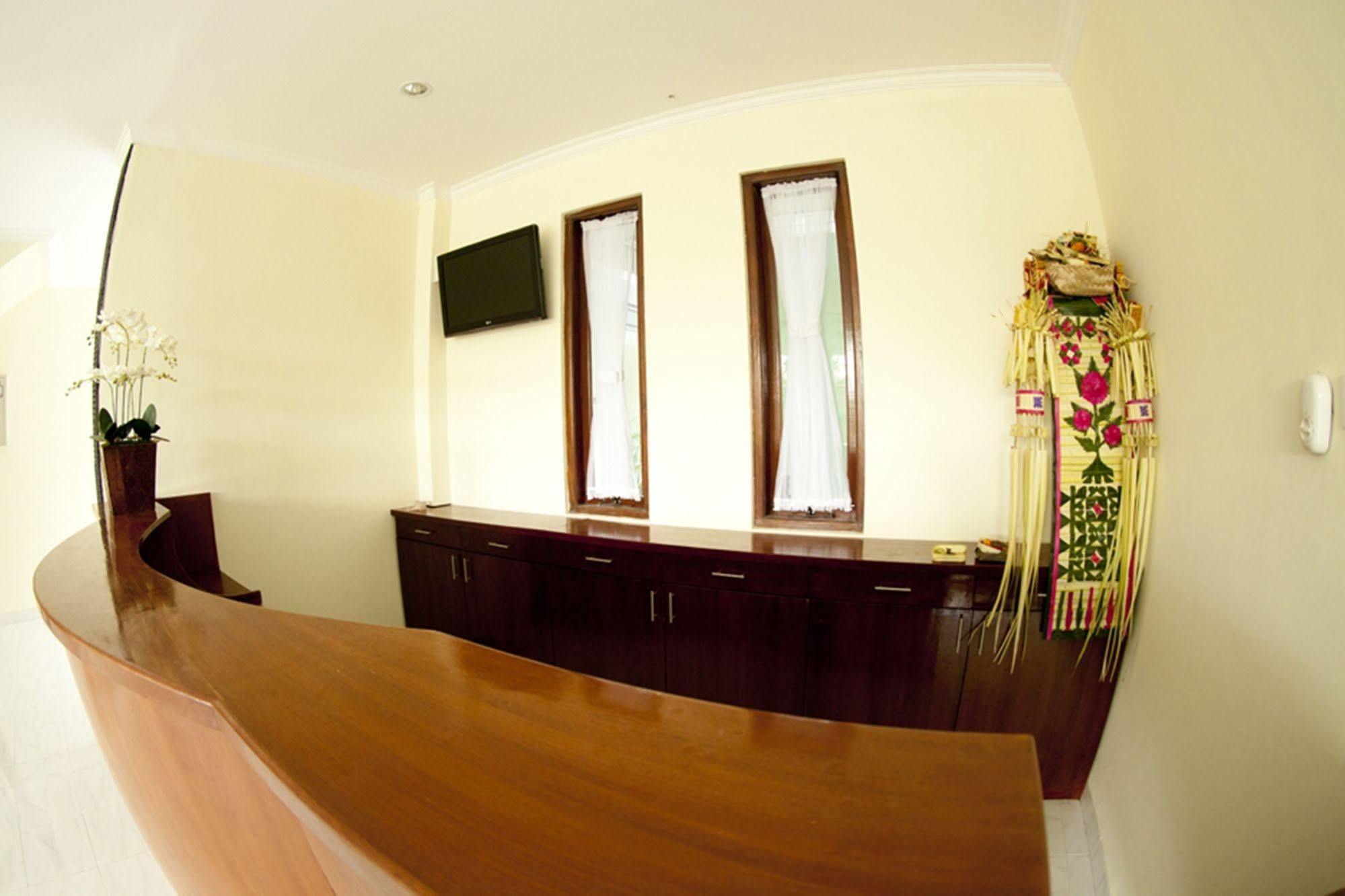 Teges Inn Kuta Kuta  Exterior photo